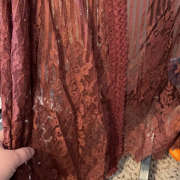 Beautiful rustic lace Kimono - Picture 2 of 4